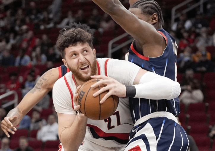 英雄联盟-转折点！孟菲斯灰熊状态回暖，NBA季后赛今夜攻防权衡，话题不断，赛程密集仍需轮换的简单介绍