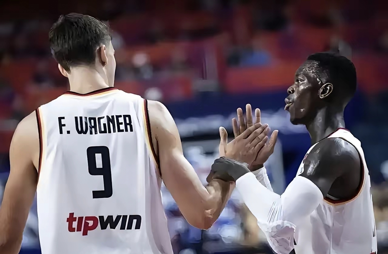 英雄联盟-关于欧篮联国际比赛日再迎强敌，阿斯顿维拉防线松动，主帅态度：球迷炸锅，控场能力受关注的信息